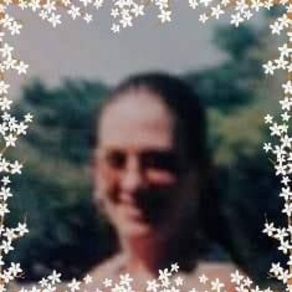 Meet your Posher, Vicki - Picture 1 of 1